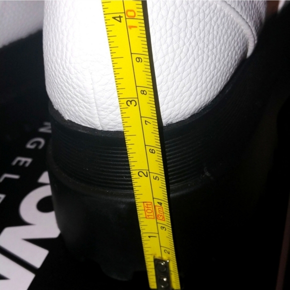 BNWT Fashion Nova Chunky Sandals. Size 7 but fit 7.5 - Picture 8 of 8